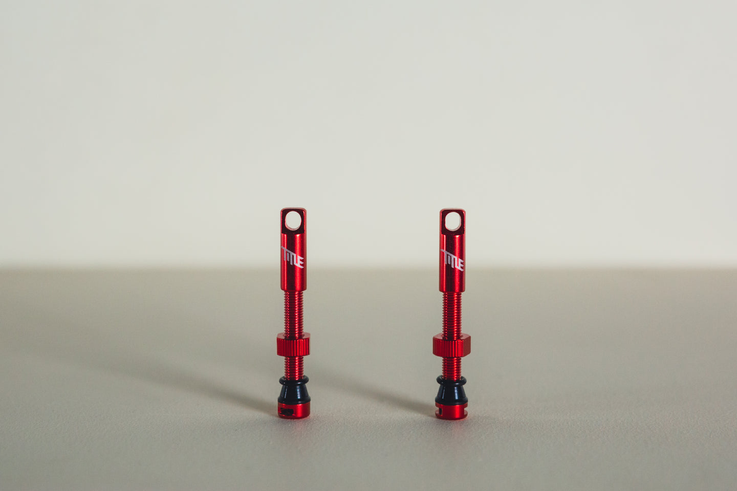 Title MTB Tubeless Valves (Red)